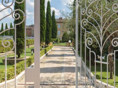 hotelsangregorio en hotel-in-pienza-for-trekking-through-the-vineyards-with-tasting-of-montepulciano-wine 012