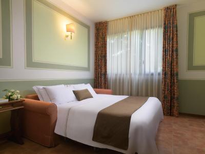 hotelsangregorio en hotel-pienza-for-photographic-tour-cypresses-of-tuscany 011