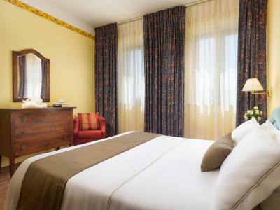 hotelsangregorio fr hotel-pienza-pour-trekking-entre-les-vignes-avec-degustation-de-vin-montepulciano 014