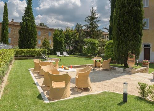 hotelsangregorio en offer-august-hotel-tuscany-with-garden-near-pienza 008